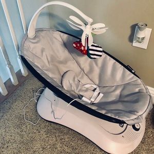 Mamaroo Rocker